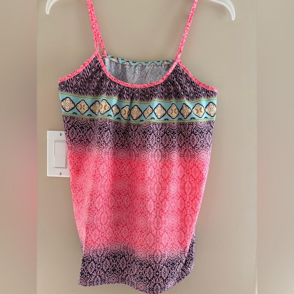 NWOT tank top. Size medium.